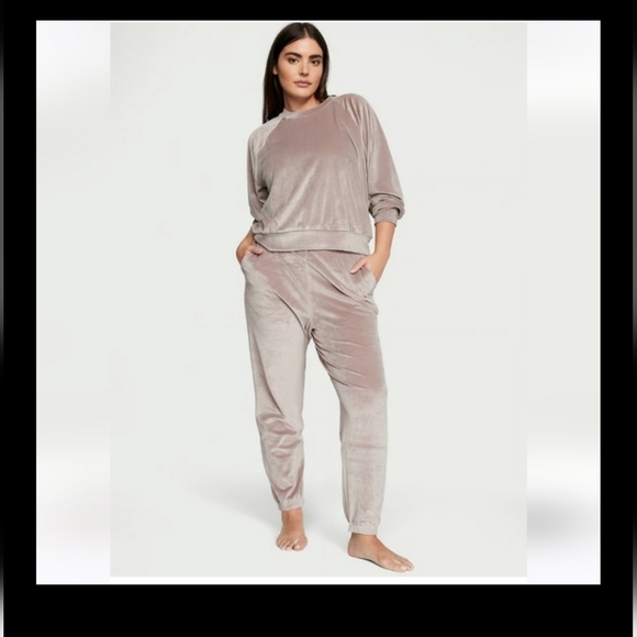 NWT! VICTORIA'S SECRET VELOUR RIBBED LOUNGE PANTS (MED) - Picture 4 of 7